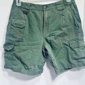 Mens 5.11 green‎ tactical cargo shorts.